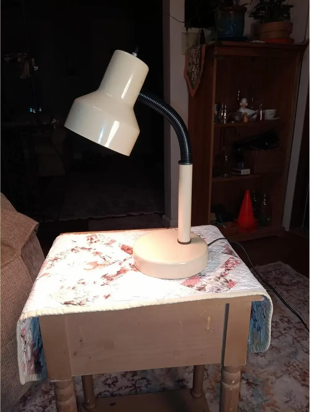 Beige Metal Gooseneck Desk Lamp 1970s No Signs Of Ware Holds Position Never Used